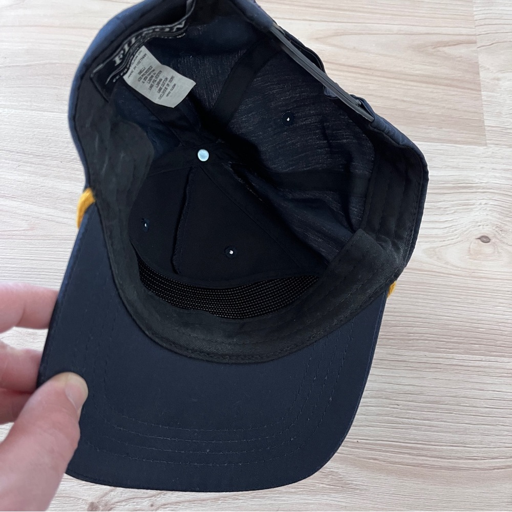 Filson Adjustable Hat - Picture 4 of 4